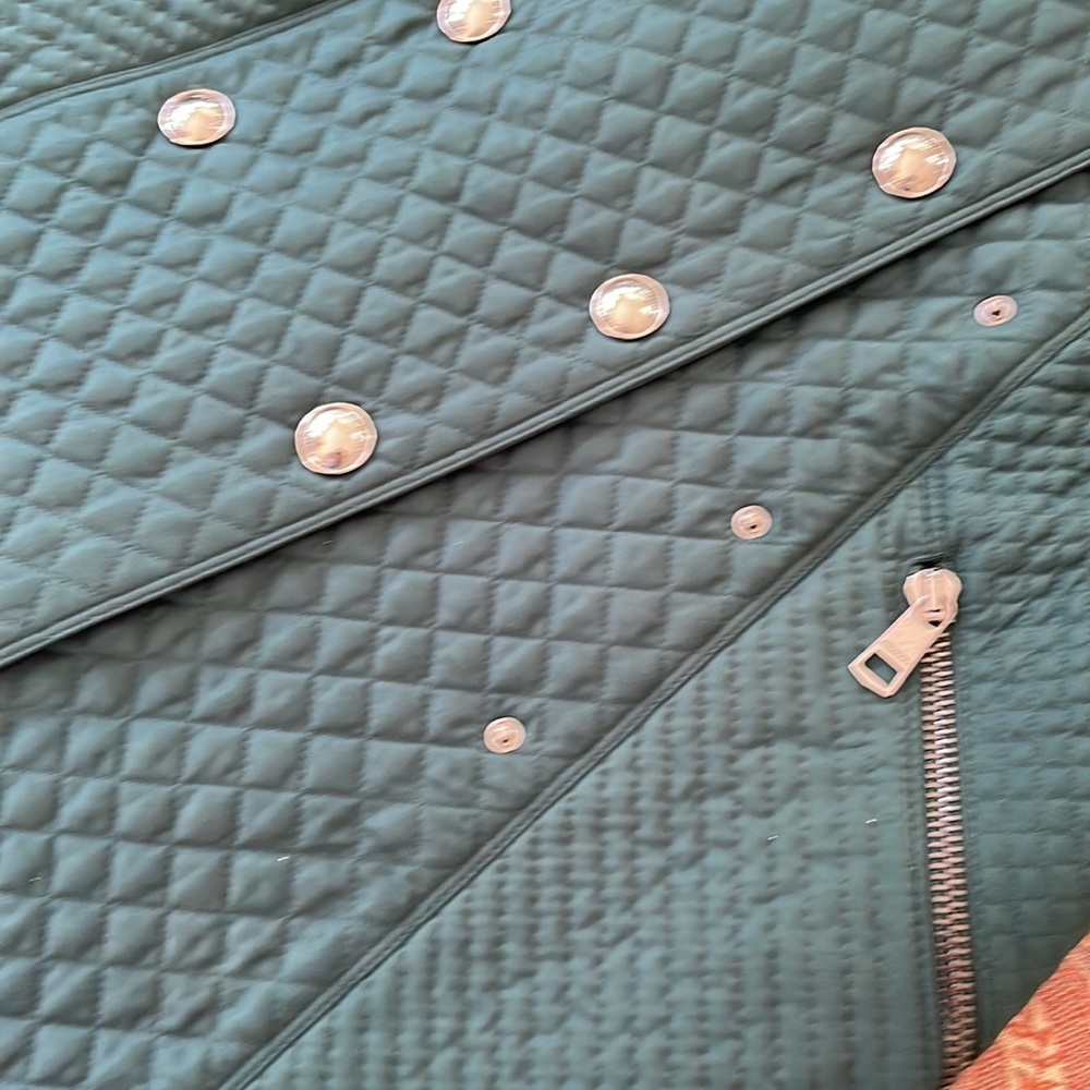 Stunning quilted Burberry jacket bought from Burberry store. - Picture 12 of 12